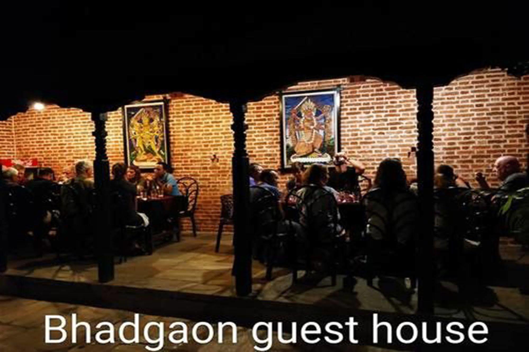 Bhadgaon Guest House บักตะปูร์ ภายนอก รูปภาพ